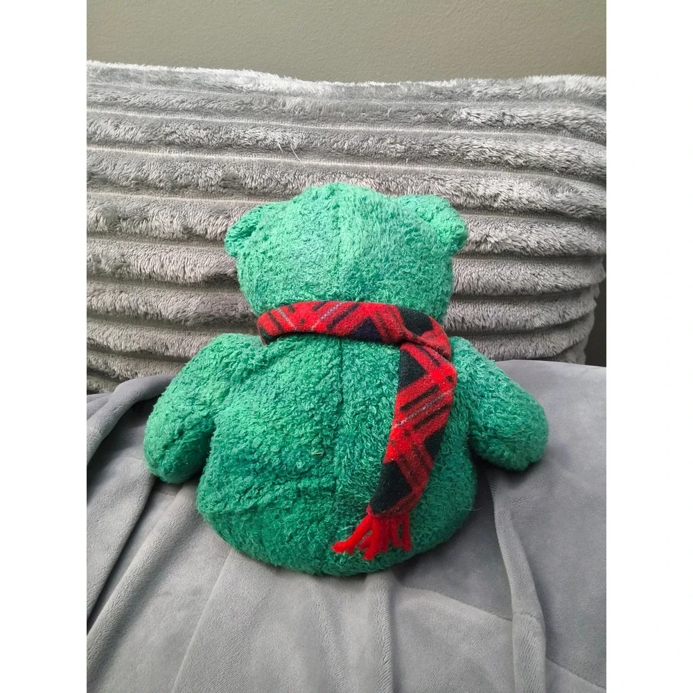 NWT Wallace the Green Scottish Bear, a retired Ty Beanie Buddy